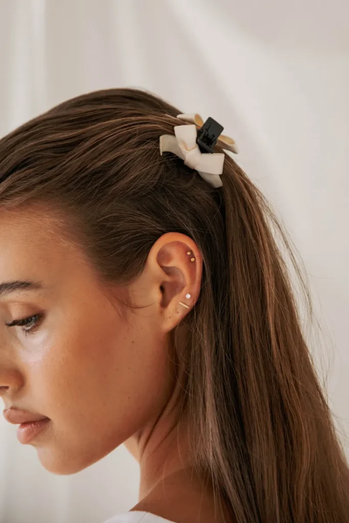 Ivory Bow Detail Clip